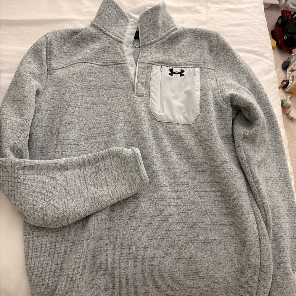 Under Armour Men's Light Gray button-Up Sweater